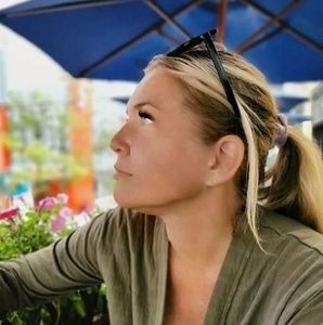 Meet your Posher, Sonya leduc